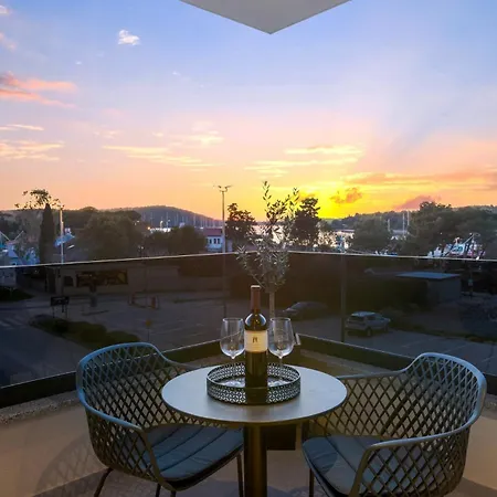 Fly - S5 - Mpolo Guest house *