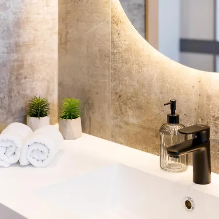 Fly - S5 - Mpolo 게스트하우스 3*